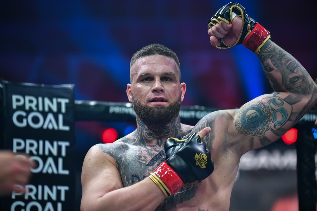 Kamil Bielecki w klatce po wygranej z Amadeuszem Mućką — gala N.O.W.I. Game Changer MMA 2, 4 kwietnia 2025